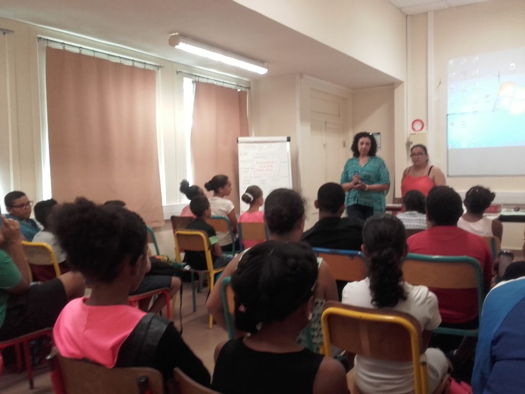 STOP AU HARCÈLEMENT DANS LE COLLÈGE !  Collège du Bassin Bleu